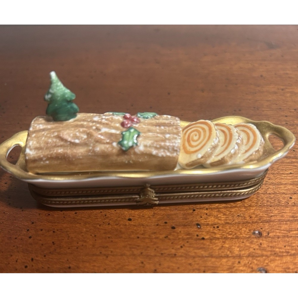 Hand Crafted French Porcelain Limoges Buche de Noel Trinket Box Christmas P38